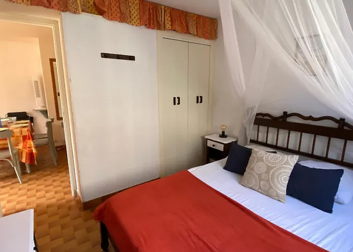 Spacieux T3, 6 Pers. Avec Terrasse Et Parking Entre Et Port - Fr-1-798-16 * Leucate